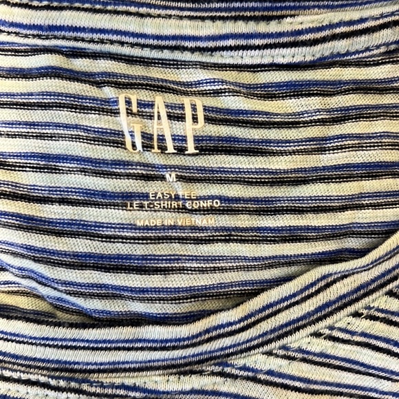 Women’s MEDIUM Gap tank top - Picture 2 of 2